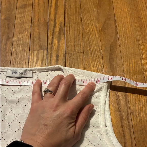 Elegant White Eyelet V-Neck Tank Top - Picture 7 of 8